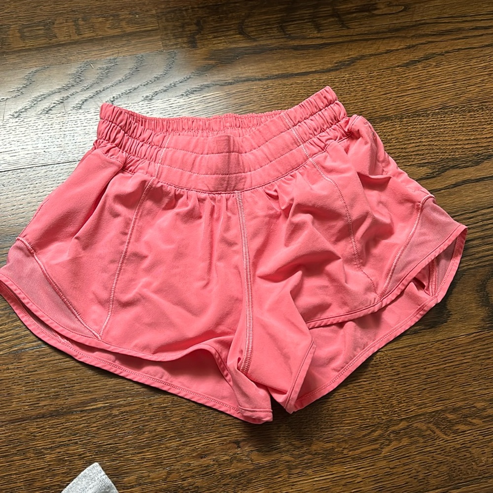 LULULEMON RASPBERRY CREAM SHORTS